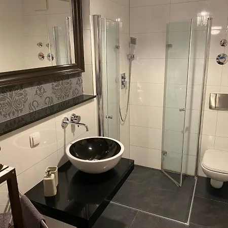 Kleines In Bahnhofsnaehe * Erfurt