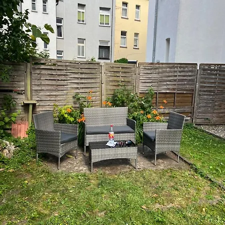 Kleines In Bahnhofsnaehe