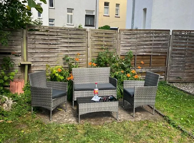 Kleines In Bahnhofsnaehe